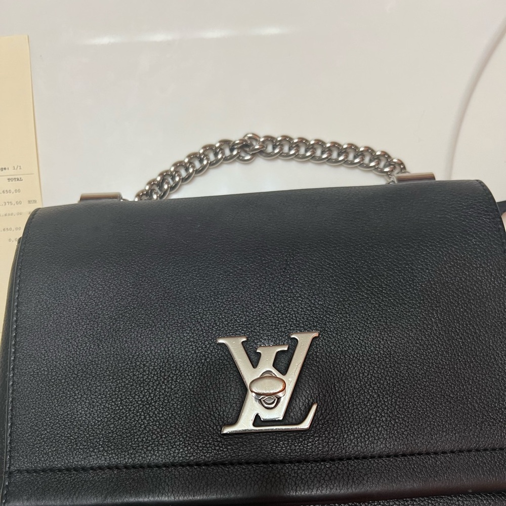 LOUIS VUITTON - Lockme II BB Black.
